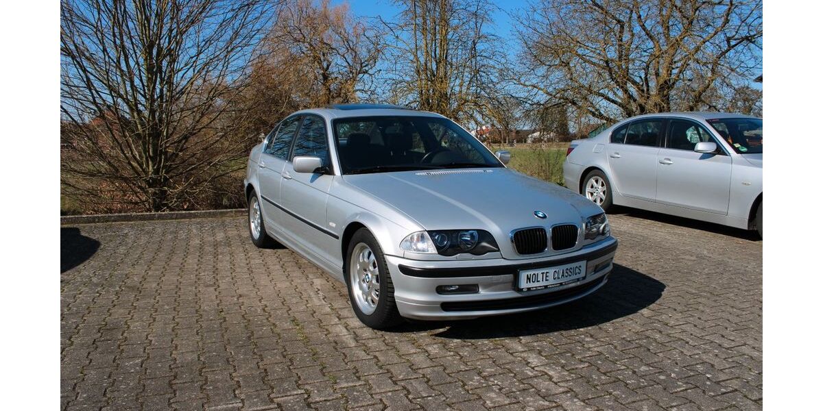 BMW 320 76.864 km 10.990 &euro; Willebadessen 34439