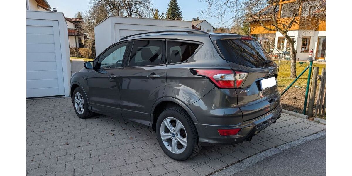 Ford Kuga 53.000 km 17.490 &euro; Penzberg 82377