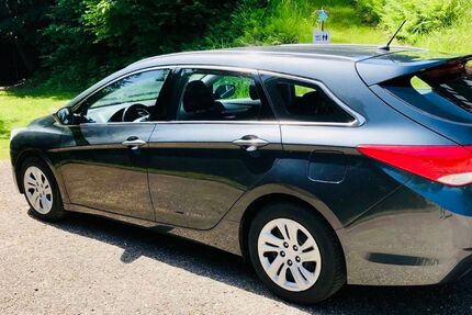 Hyundai i40 156.000 km 6.900 &euro; Lauf 77886