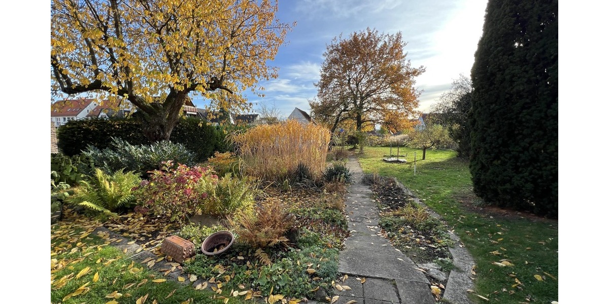 Großzügiges Wohnhaus mit Traumgarten - Zweifamilienhaus Harsum Harsum | Angebot:26480109