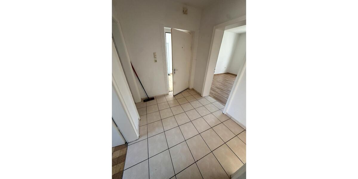 Etagenwohnung Eisenberg (Pfalz) - 1 Zimmer, 67 m&sup2;, 700&euro; | Angebot:25402021