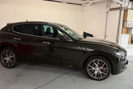 Maserati Levante 119.000 km 29.990 &euro; Wuppertal 42287