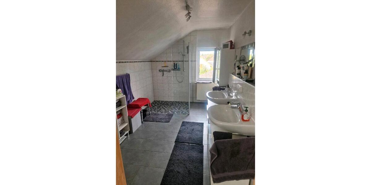 Doppelhaushälfte Gernsbach - 6 Zimmer, 165 m&sup2;, 1.500&euro; | Angebot:26470230