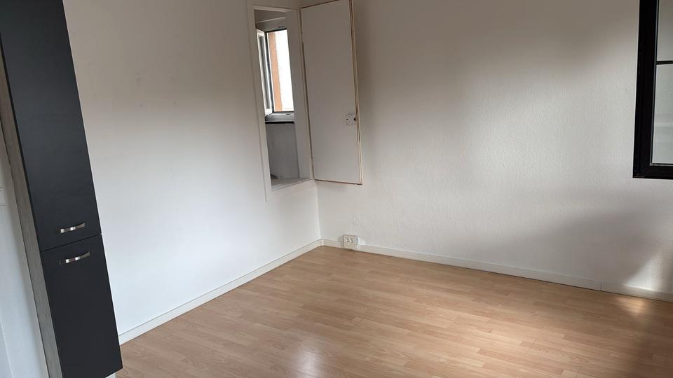 Etagenwohnung Hanau Großauheim - 2 Zimmer, 74 m&sup2;, 950&euro; | Angebot:27601041