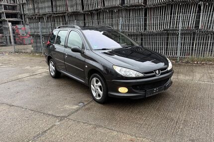 Peugeot 206 153.702 km 2.299 &euro; Berlin 13089