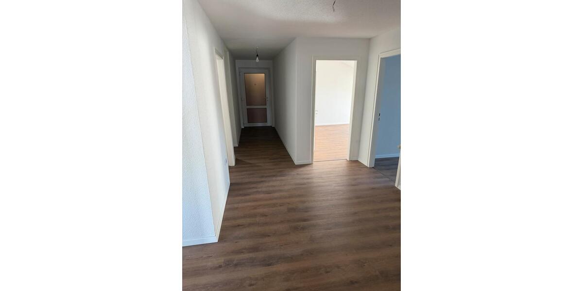 Dachgeschoßwohnung Pohlheim - 4 Zimmer, 105 m&sup2;, 1.500&euro; | Angebot:26285044