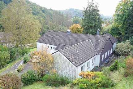 Haus zum Kaufen in Morsbach , Sieg 375.000 € 241 m² 8 zimmer