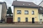 Einfamilienhaus mit großem Garten von Privat zimmer