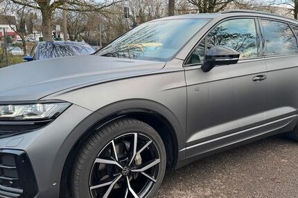 VW Touareg 8.900 km 89.999 &euro; Dillingen 66763