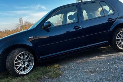 VW Golf 135.387 km 4.500 &euro; Oberursel 61440