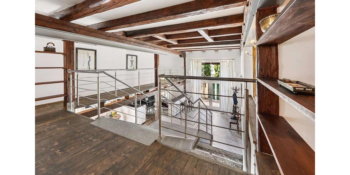 Einfamilienhaus Bayreuth City - 9 Zimmer, 301 m&sup2;, 1.145.000&euro; | Angebot:26019275