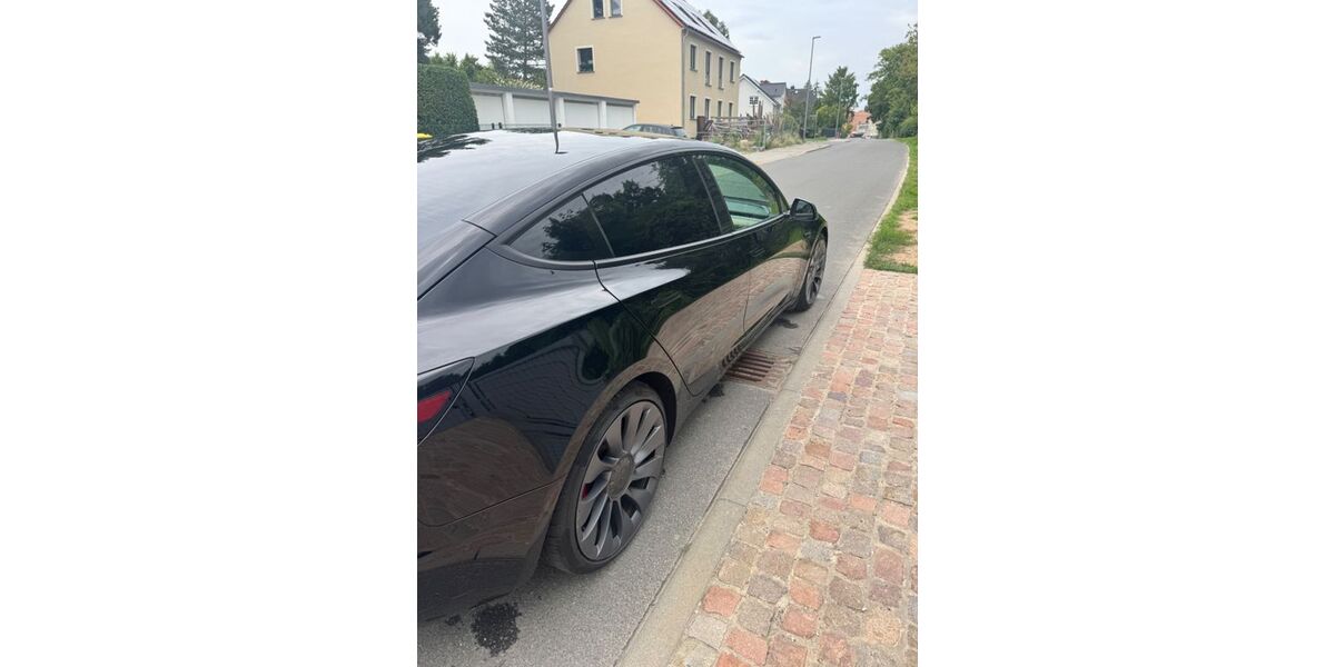 Tesla Model 3 107.000 km 26.444 &euro; Leipzig 04159
