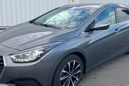Hyundai i40 57.000 km 9.999 &euro; Berlin 12057