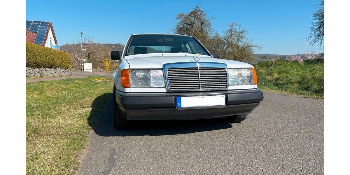 Mercedes-Benz E 260 154.000 km 8.800 &euro; buseck 35418
