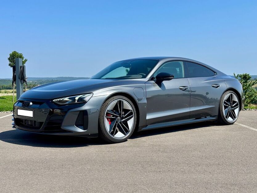 Audi RS e-tron GT 27.500 km 77.500 € Schleiden 53937