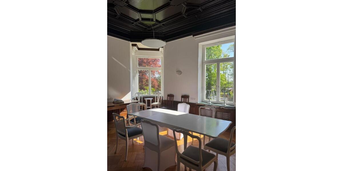 Villa Glauchau - 20 Zimmer, 650 m&sup2;, 3.200&euro; | Angebot:24715880