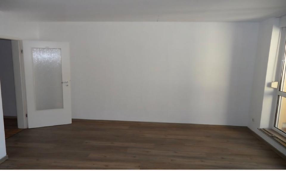 Dachgeschoßwohnung Werdau - 3 Zimmer, 66 m&sup2;, 495&euro; | Angebot:26309857