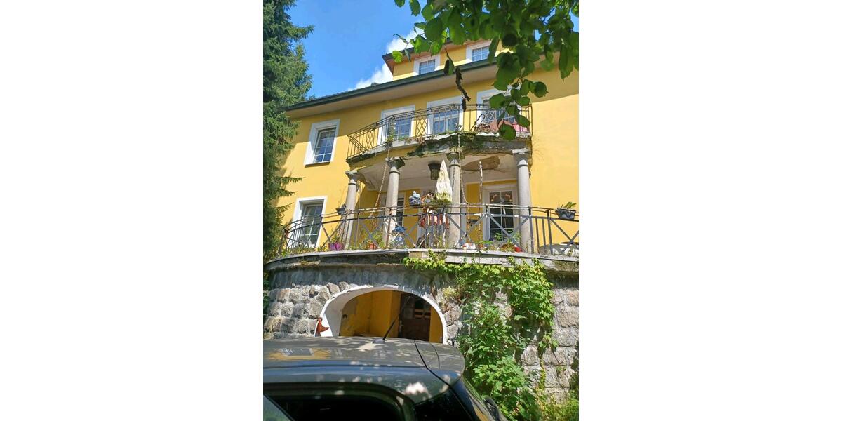 Villa Freyung - 10 Zimmer, 300 m&sup2;, 429.000&euro; | Angebot:26299842