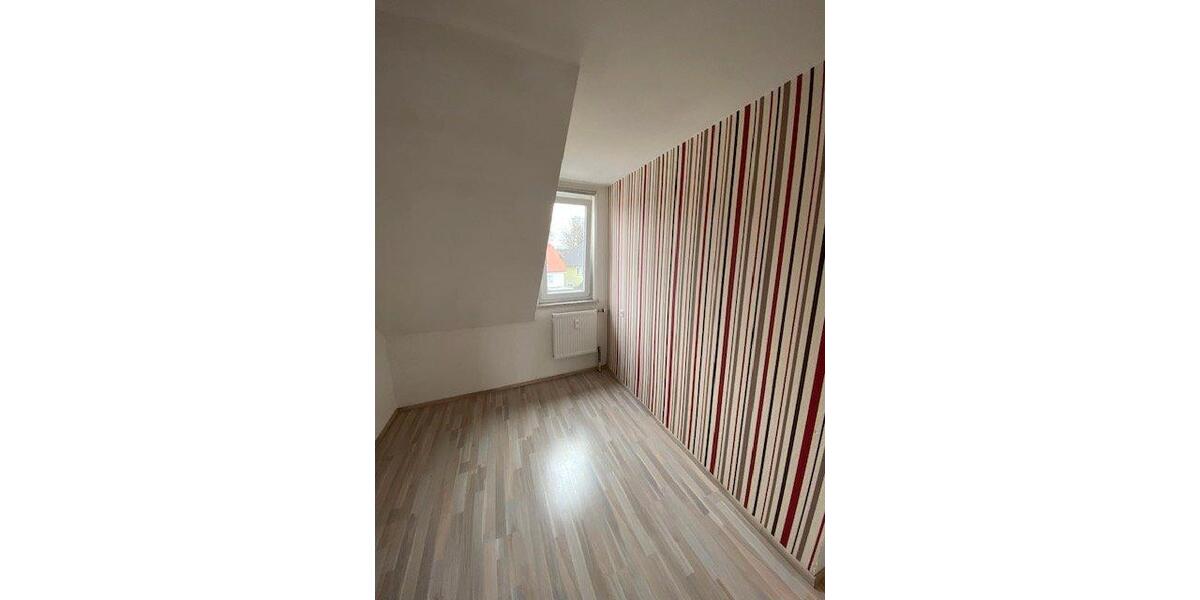 Dachgeschoßwohnung Steinheim - 2 Zimmer, 35 m&sup2;, 240&euro; | Angebot:26285673