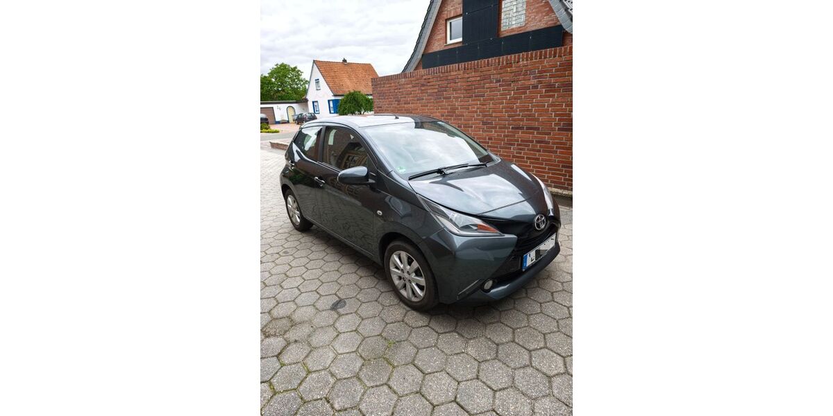 Toyota Aygo (X) 97.813 km 7.950 &euro; Neuenkirchen 48485