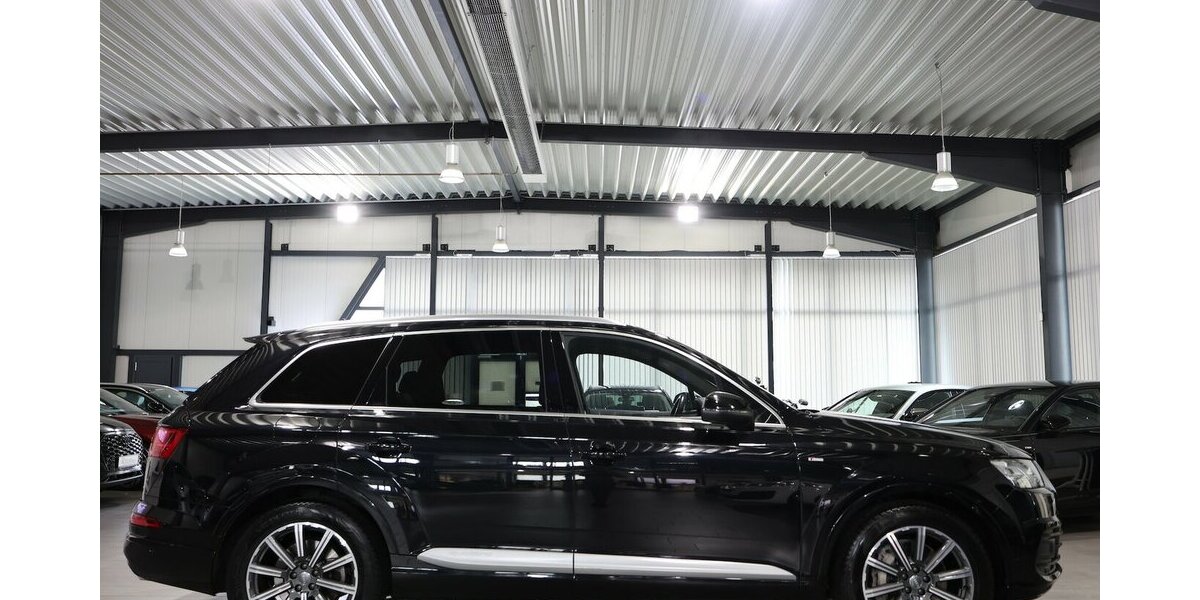 Audi Q7 3.0 TDI Q S-LINE / 7-SITZER / PANORAMA / LUFT 140.000 km 33.777 &euro; Hamm 59077