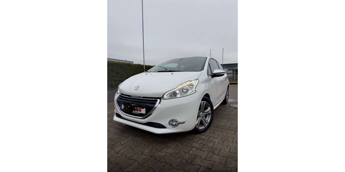 Peugeot 208 78.000 km 5.900 &euro; ESSEN 45326