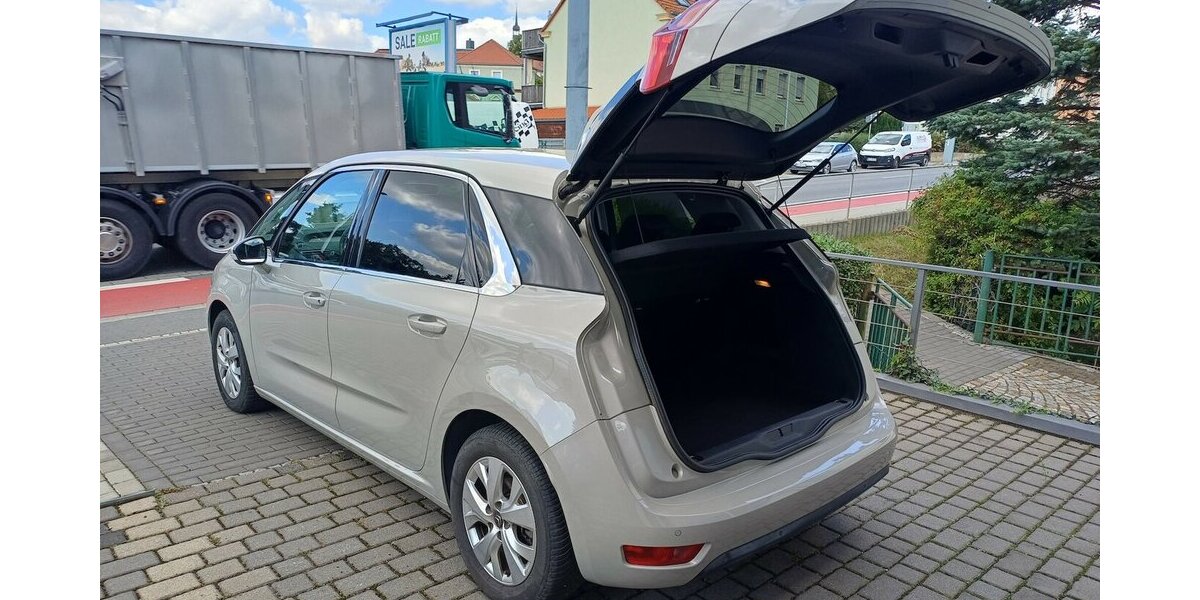 Citroen C4 SpaceTourer 1.2 PureTech Live 54.000 km 16.995 € Meißen 01662