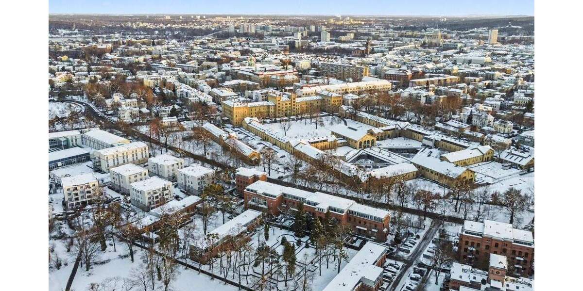Vermietet: 1-Zimmer-Altbauwohnung (2004 kernsaniert) mit Balkon, Stellplatz und Denkmalschutz 1 zimmer