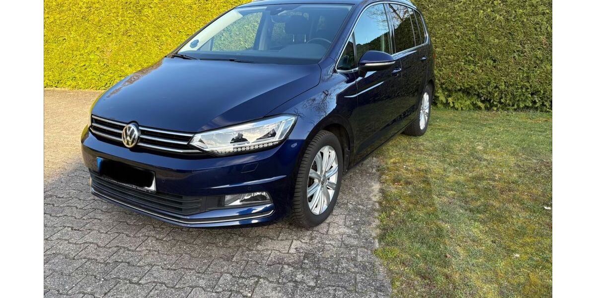 VW Touran 127.024 km 17.500 &euro; Groß Berßen 49777