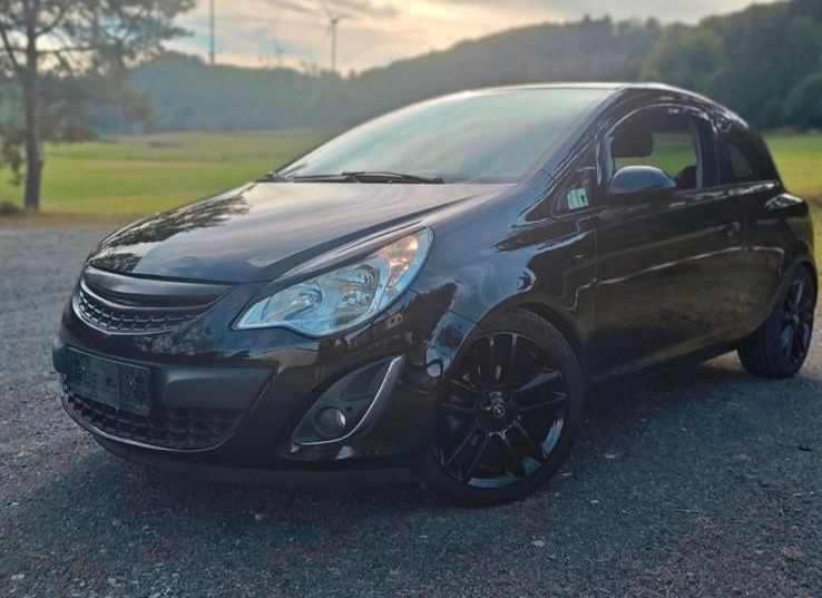Opel Corsa 214.000 km 2.799 &euro; Limburg 65549