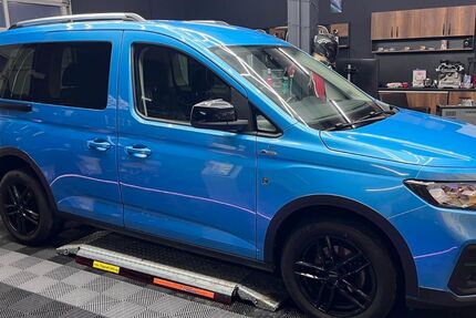 Ford Tourneo Connect 23.500 km 34.600 &euro; Aholfing 94345