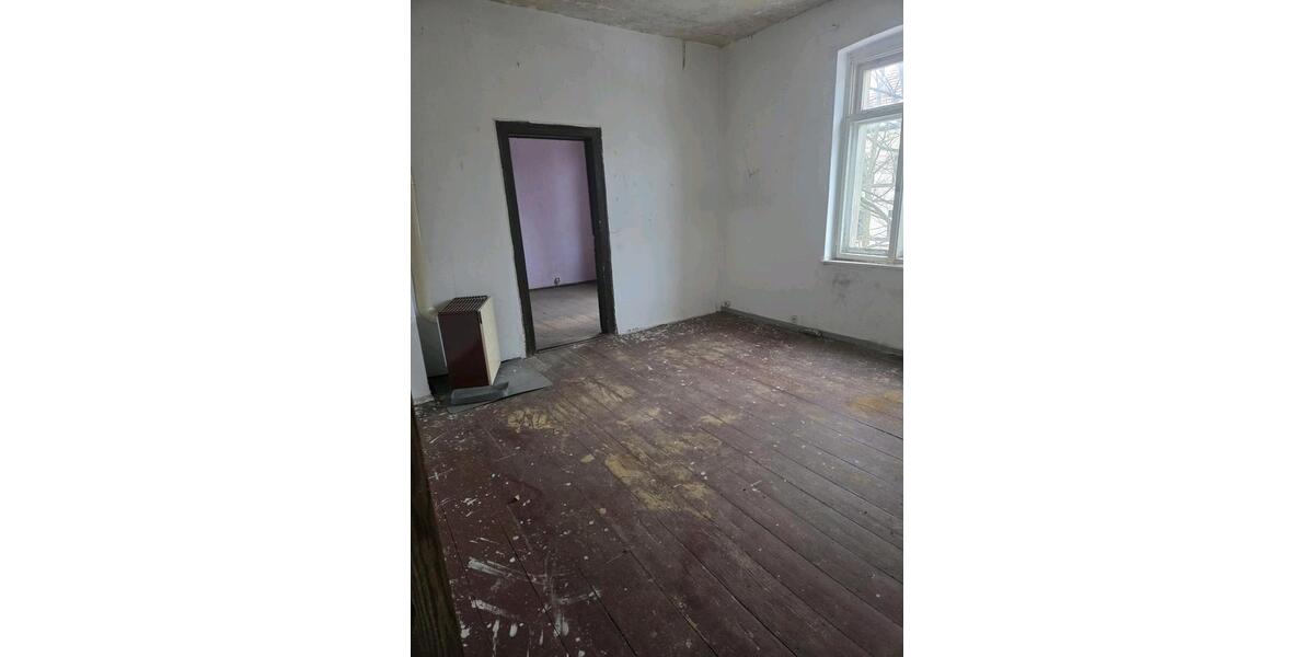 Mehrfamilienhaus, Wohnhaus Frohburg - 18 Zimmer, 450 m&sup2;, 95.000&euro; | Angebot:26932418