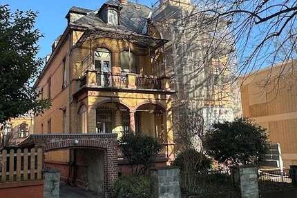 Haus zum Kaufen in Wiesbaden 1.590.000 € 483.83 m²