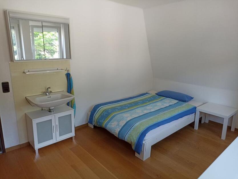 1 WG-Zimmer von 3, zentral Erstbezug
