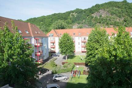 Gemütliche Wohnung mit Balkon und Badewanne im Triebischtal