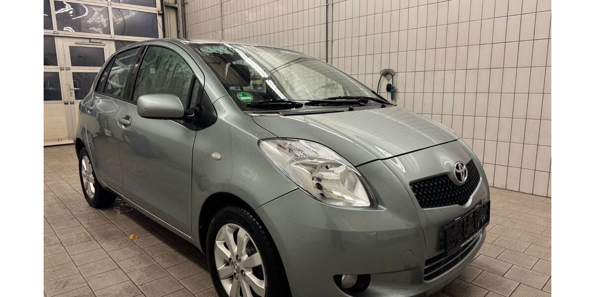 Toyota Yaris 65.000 km 6.800 &euro; Gescher 48712