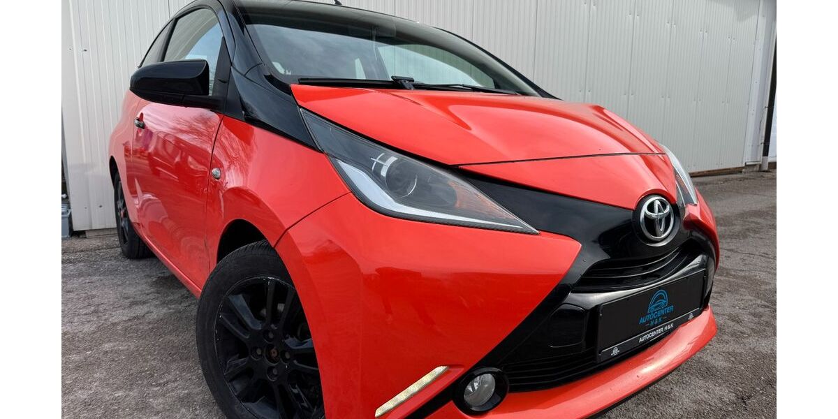 Toyota Aygo (X) 142.949 km 4.899 &euro; Oberding 85445