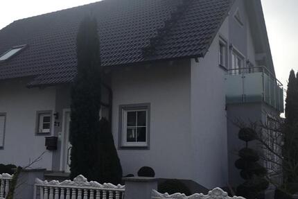 Freistehendes Haus mit Einliegerwohnung in Mainleus zimmer