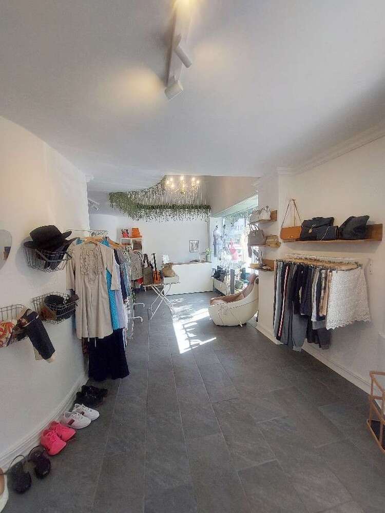 Einzelhandel in Düsseldorf 1.150 € 87.4 m²