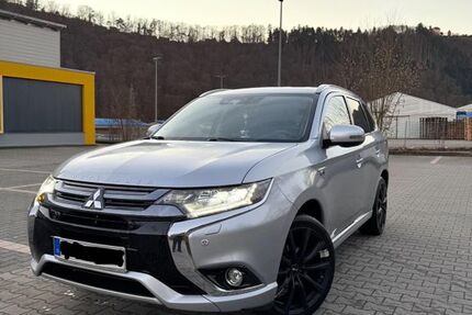 Mitsubishi Plug-in Hybrid Outlander 99.000 km 19.490 € Neckargemünd 69151