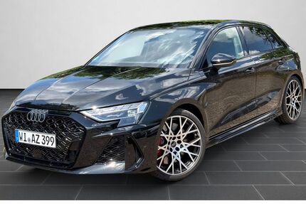 Audi RS3 2.900 km 71.990 &euro; Wiesbaden 65189