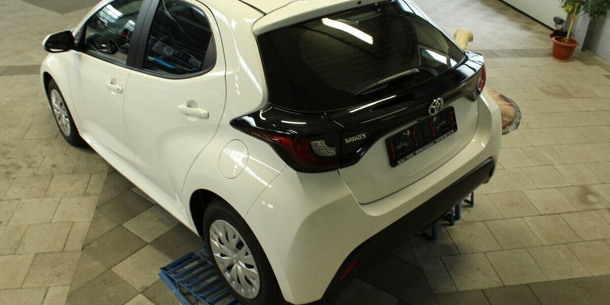 Toyota Yaris Comfort 5.100 km 15.290 &euro; Wülfershausen 97535