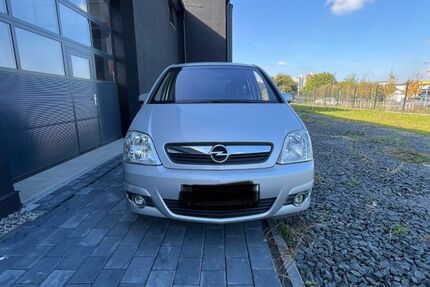 Opel Meriva 167.000 km 2.500 € Frankfurt 63075