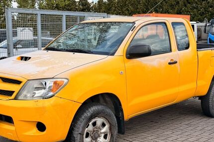 Toyota Hilux 242.400 km 6.750 &euro; Bitterfeld-Wolfen Ot Bobbau 06766