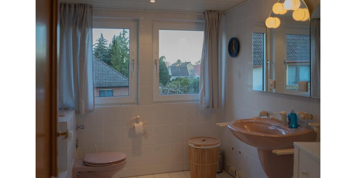 Raumwunder in ruhiger Lage – perfekt für Familien & Generationen 9 zimmer