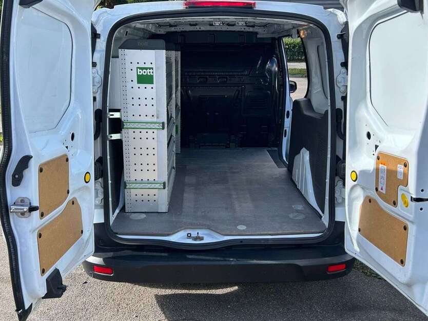 Ford Transit Connect 78.099 km 16.990 € München 81825