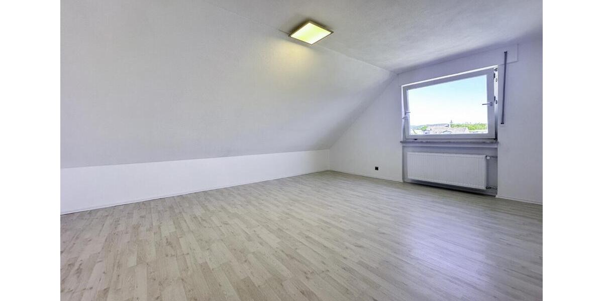 Dachgeschoßwohnung Wittlich - 3 Zimmer, 87 m&sup2;, 900&euro; | Angebot:26660900