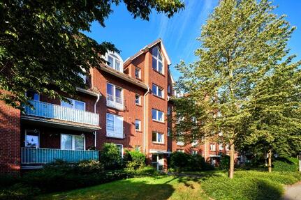 Terrassentraum im Grünen: frisch modernisierte 2,5-Zimmer-Wohnung in zentraler Lage