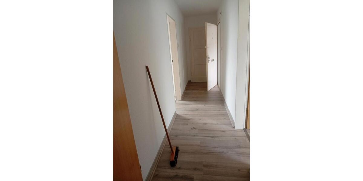 Dachgeschoßwohnung Wilhelmshaven Fedderwardergroden - 4 Zimmer, 44 m&sup2;, 410&euro; | Angebot:25933153