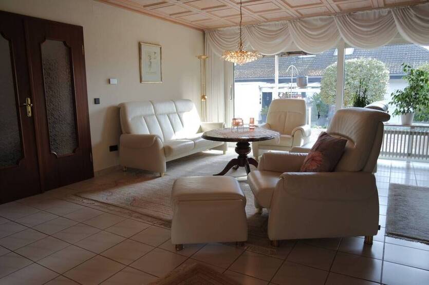 Ideal für die Großfamilie - Ruhig gelegener Bungalow mit enormen Platzreserven***